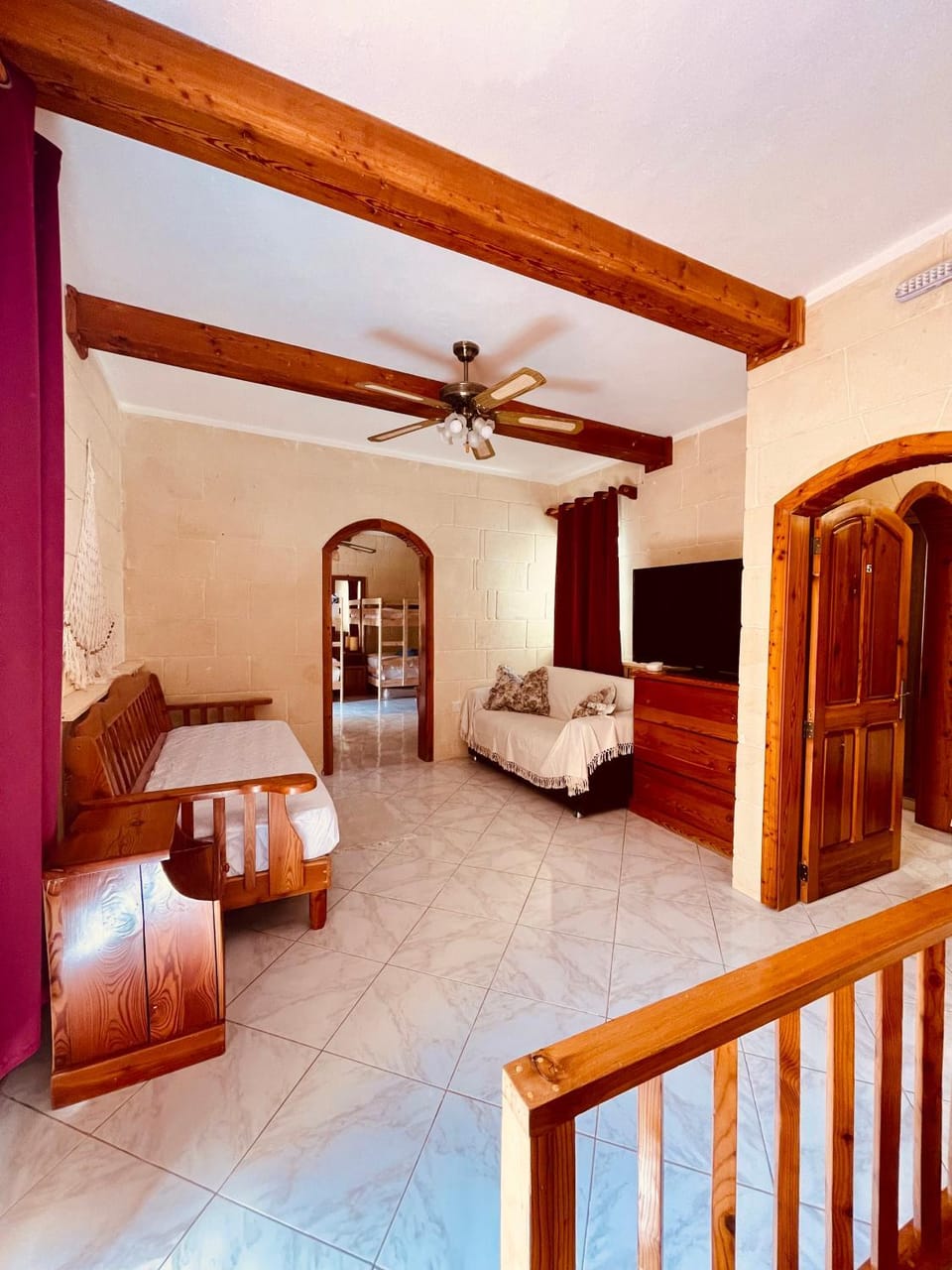 Living room, Photo of the whole room