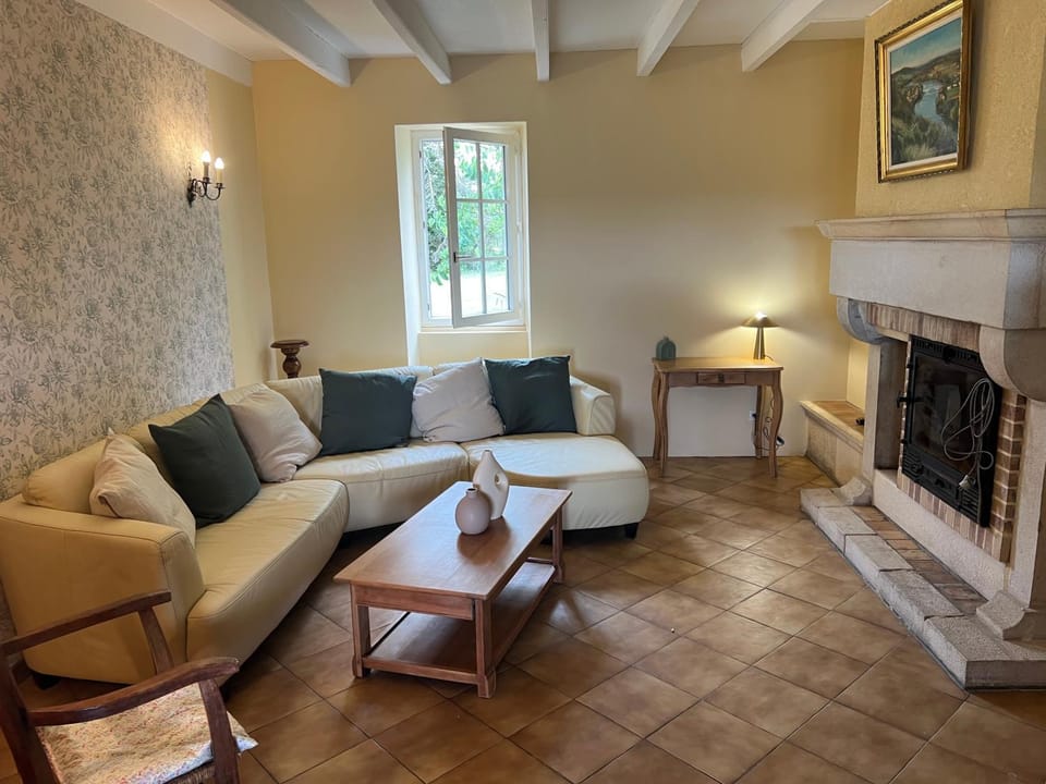 Grande maison 10 pers Vallée du lot avec piscine et terrain de pétanque House in Nouvelle-Aquitaine