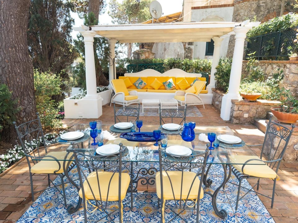 Patio, Day, Garden, View (from property/room), Balcony/Terrace, Seating area, Dining area, Garden view