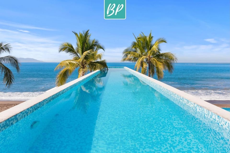 Harbor 171 - Beachfront Suites with Pools Gym & Rooftop Apartment in Puerto Vallarta