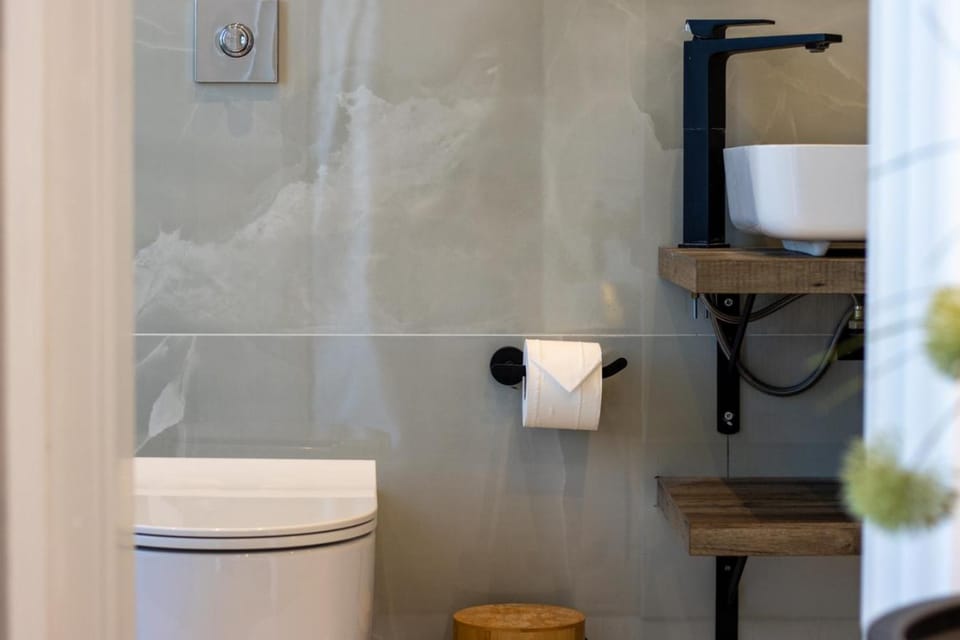 Toilet, Bathroom