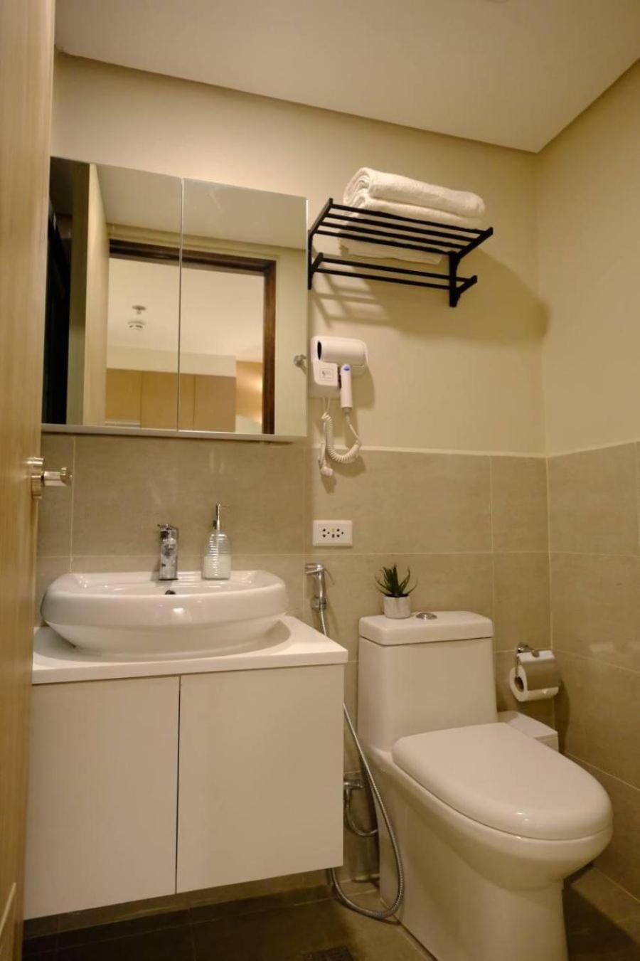 Toilet, Bathroom, towels