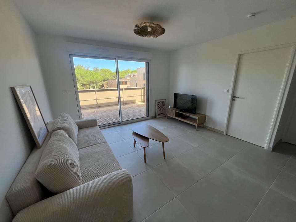 Magnifique T2 avec piscine partagée à Agde Apartment in Agde
