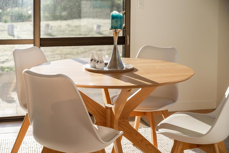 Seating area, Dining area