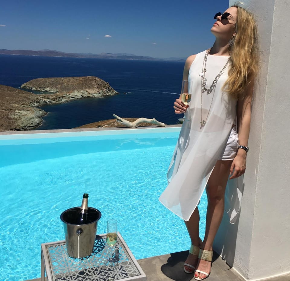 Day, Guests, Swimming pool, Alcoholic drinks