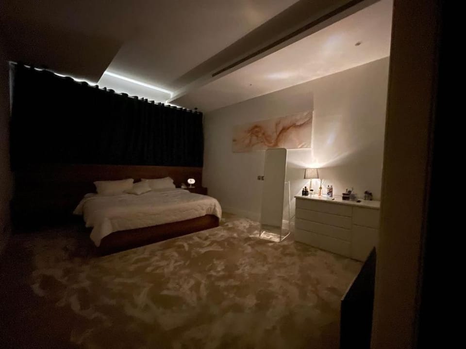 شقه غرفه وصاله واسعه بالقرب من البوليفارد Apartment in Riyadh