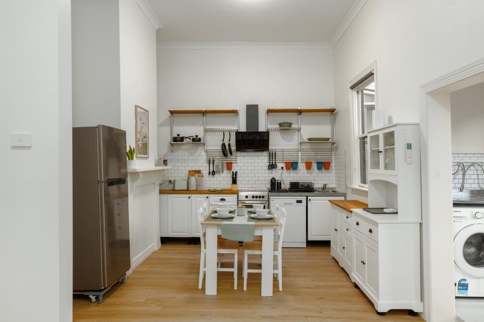 Kitchen or kitchenette, Dining area, dishwasher, oven, stove, toaster