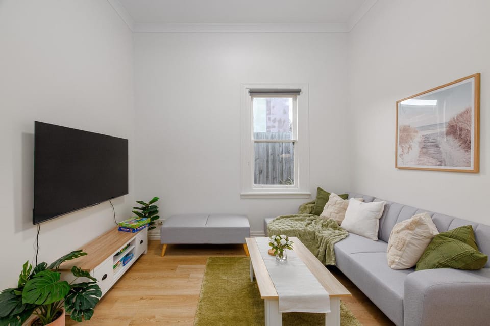 Living room, Seating area, Evening entertainment