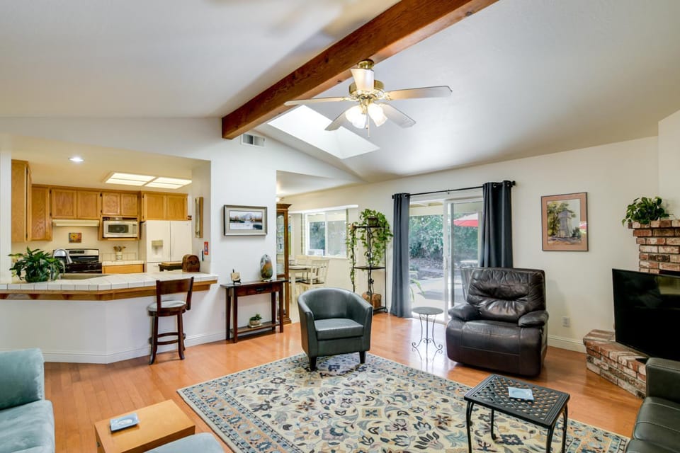 about 3 Mi to Dtwn and Chico State NorCal Escape! House in Chico