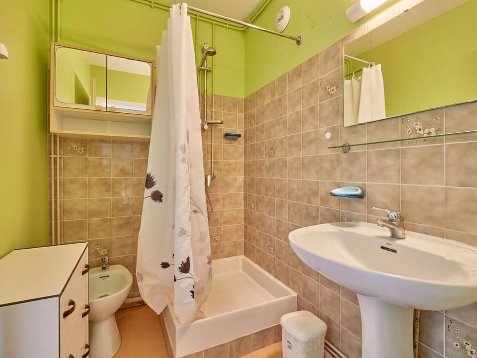T1 bis avec balcon, animaux admis, parking et wifi gratuits - FR-1-841-7 Apartment in Occitanie