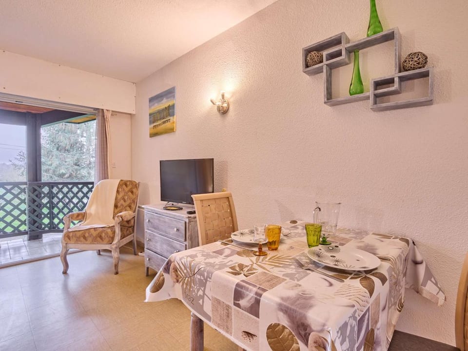 Studio lumineux pour 2 personnes avec balcon et parking à Barbotan-les-Thermes - FR-1-841-8 Apartment in Occitanie
