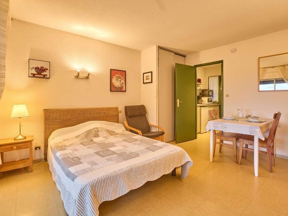 Appartement T1 lumineux avec balcon et WiFi à Barbotan, animaux admis - FR-1-841-19 Apartment in Occitanie