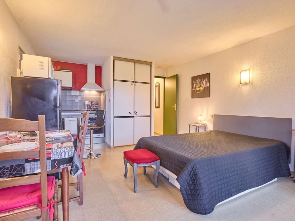 Studio moderne pour 2 pers avec Wifi et animaux admis - FR-1-841-22 Apartment in Occitanie