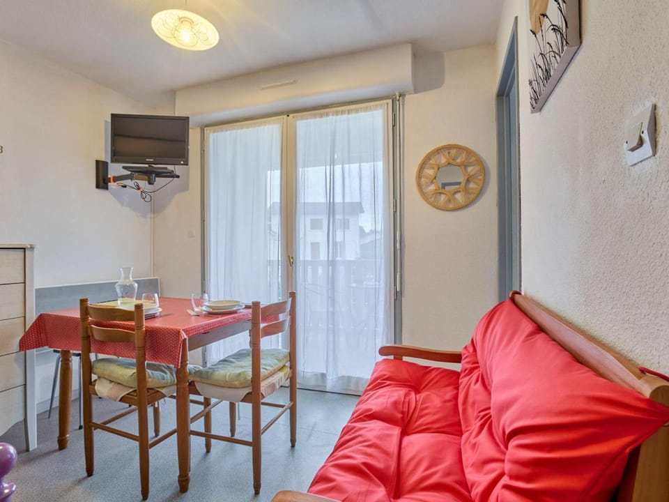 Studio lumineux pour 2, proche thermes, wifi et animaux admis - FR-1-841-38 Apartment in Occitanie