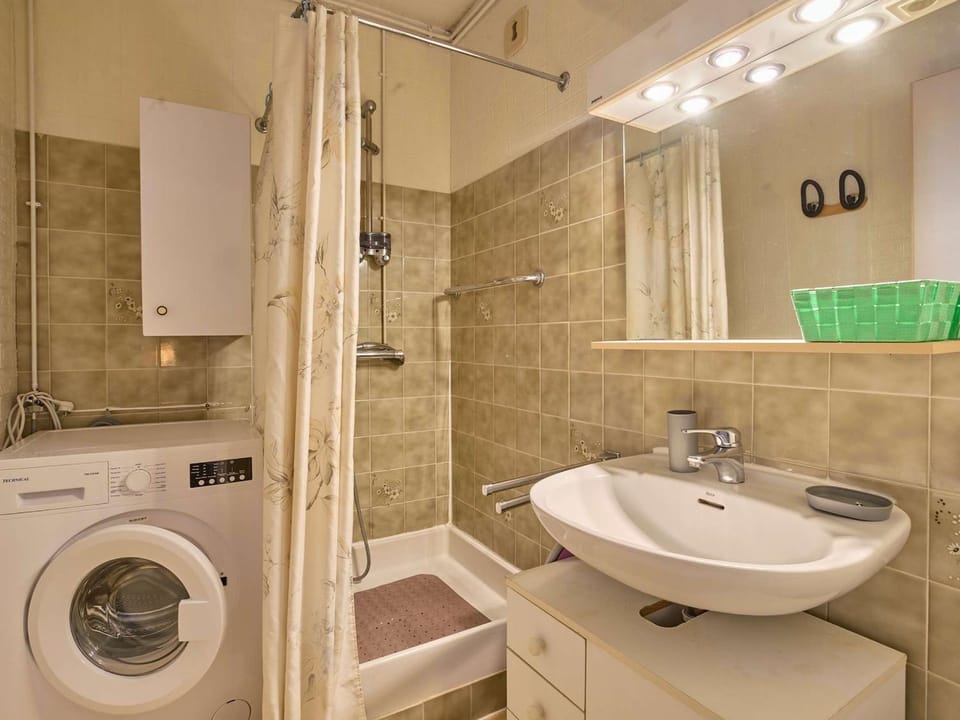 Studio T1 bis 2 personnes proche Lac Uby, animaux admis, parking, wifi - FR-1-841-43 Apartment in Occitanie