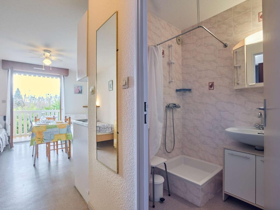 Studio confort, proche thermes, WIFI, animal accepté - FR-1-841-44 Apartment in Occitanie