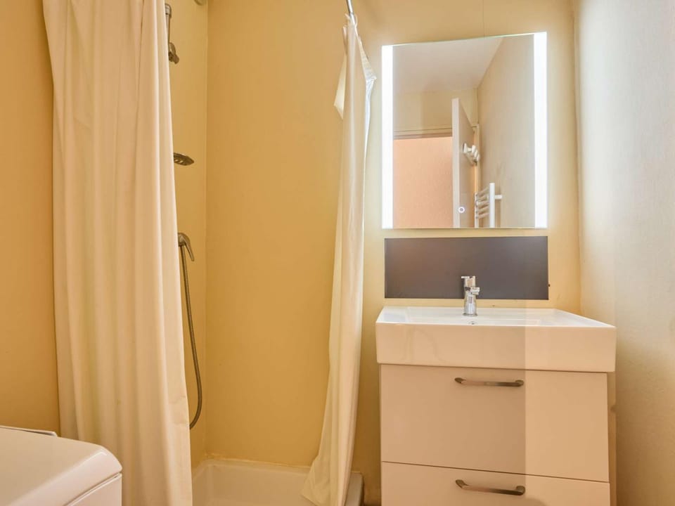 Studio calme avec Wifi et parking à Barbotan-les-Thermes - FR-1-841-37 Apartment in Occitanie