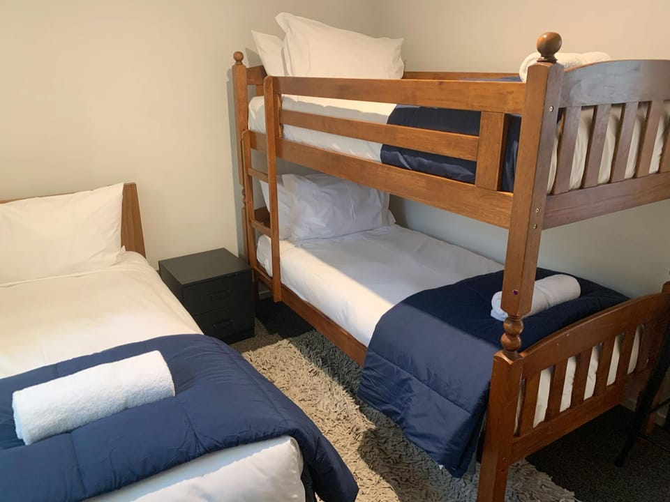Bed, Bedroom, bunk bed