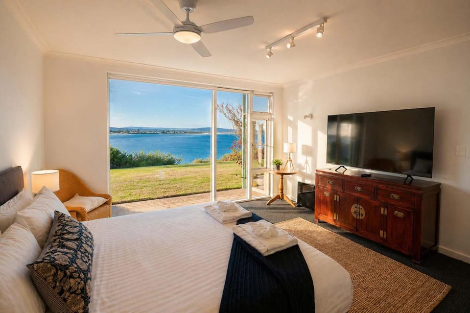 Whalers Rest- Ocean Front- Victor Harbor Villa in Encounter Bay