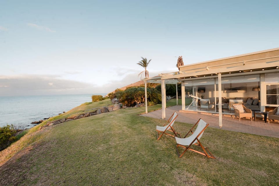 Whalers Rest- Ocean Front- Victor Harbor Villa in Encounter Bay