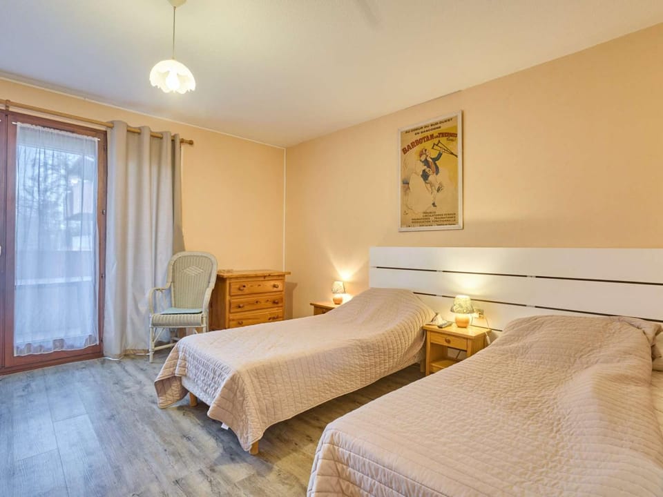 Studio lumineux 2 pers, Balcon Sud, Wifi, Animaux admis - FR-1-841-63 Apartment in Occitanie
