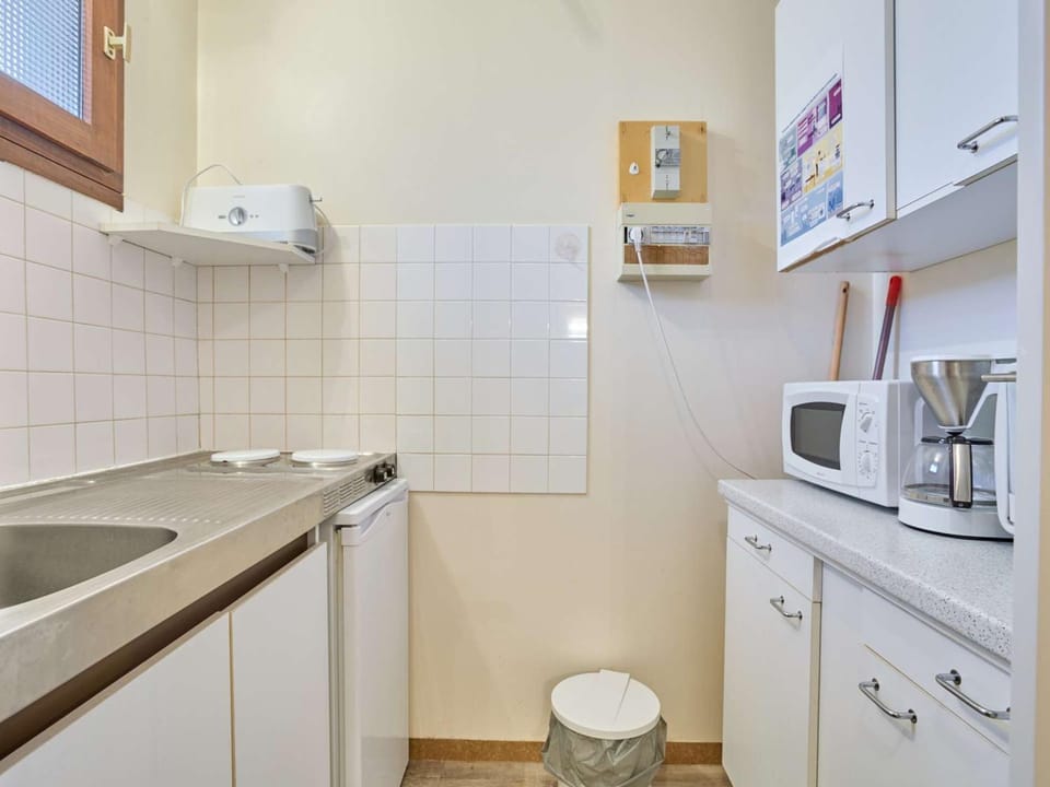 Studio lumineux 2 pers, Balcon Sud, Wifi, Animaux admis - FR-1-841-63 Apartment in Occitanie