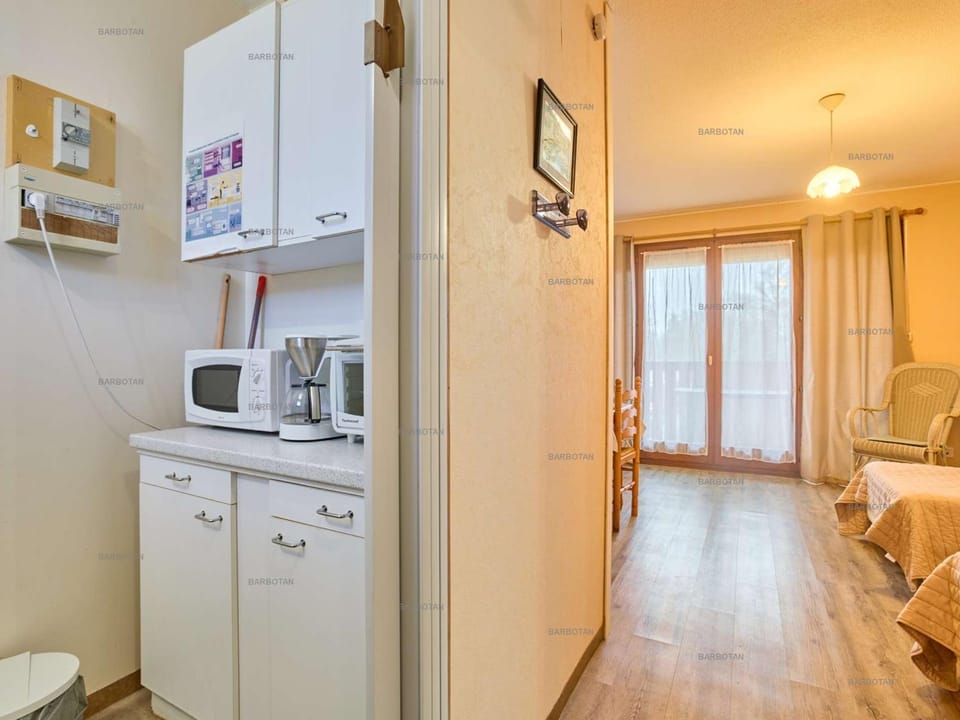 Studio lumineux 2 pers, Balcon Sud, Wifi, Animaux admis - FR-1-841-63 Apartment in Occitanie