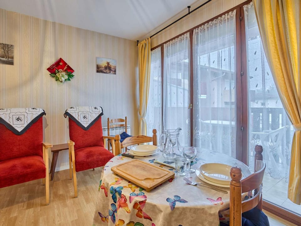 Studio Sud avec Balcon, WIFI et Animaux admis - Pour 2 personnes - FR-1-841-72 Apartment in Occitanie