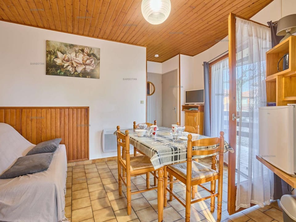 Charmant T2 avec jardin pour 2 pers., animaux admis - FR-1-841-80 Apartment in Occitanie