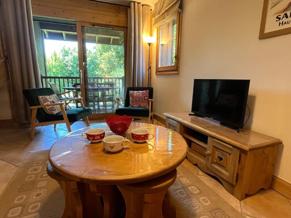 T4 Duplex à Samoëns, standing avec balcon & parking privé - FR-1-629-149 Apartment in Samoëns