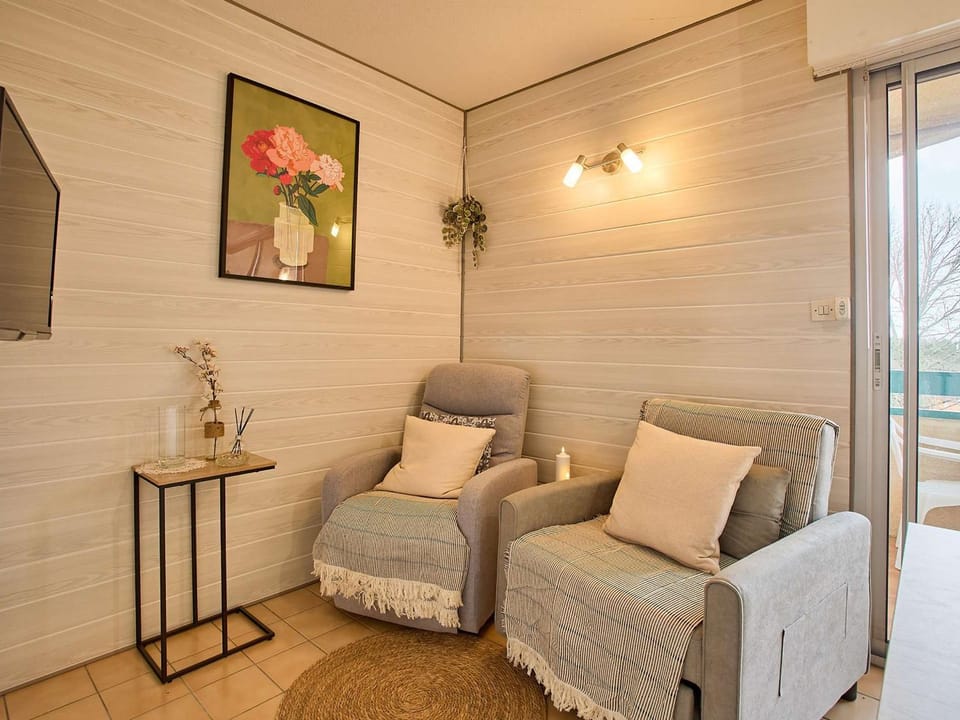 Appartement T2 calme avec balcon et Wifi - FR-1-841-79 Apartment in Occitanie