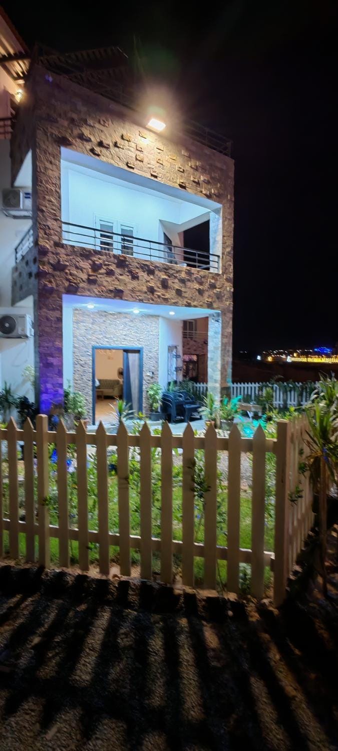 فيلا بجوار سينزو مول Villa in Hurghada