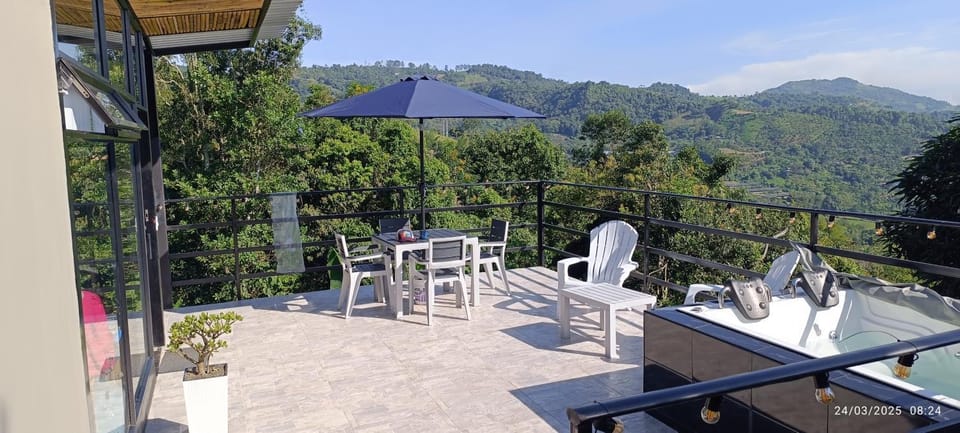 Patio, Natural landscape, Balcony/Terrace, Balcony/Terrace, Dining area, Mountain view
