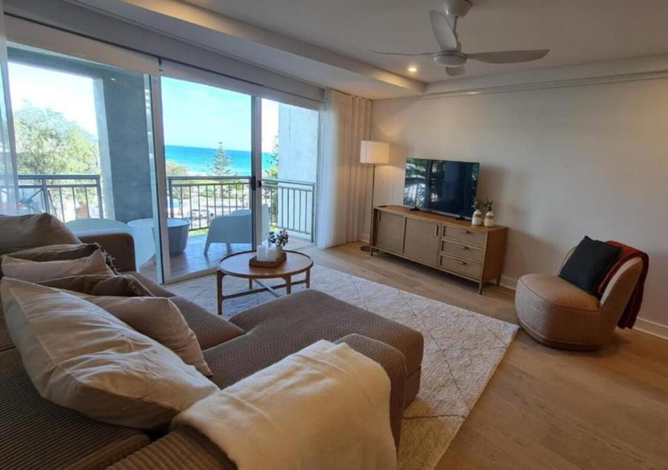 TV and multimedia, Living room, Seating area, Sea view