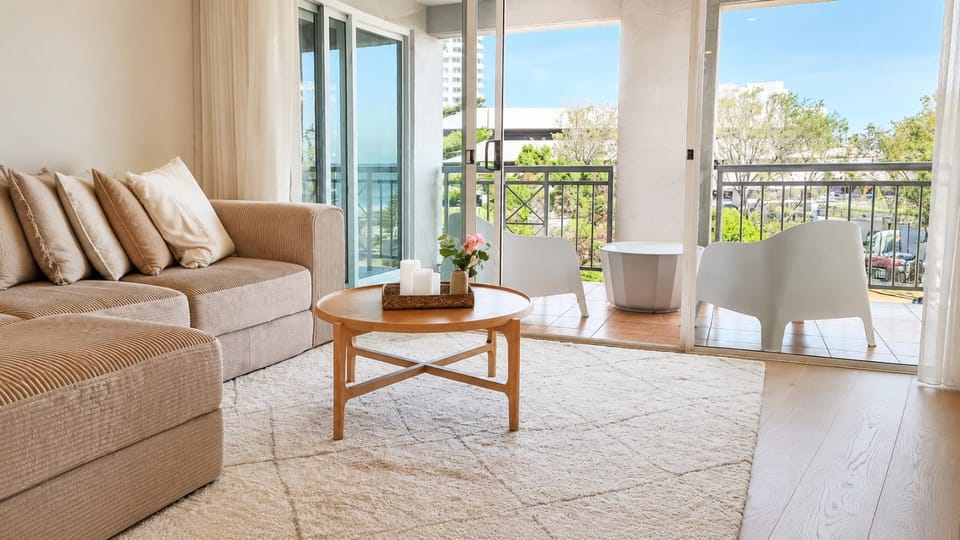 View (from property/room), Balcony/Terrace, Living room, Seating area