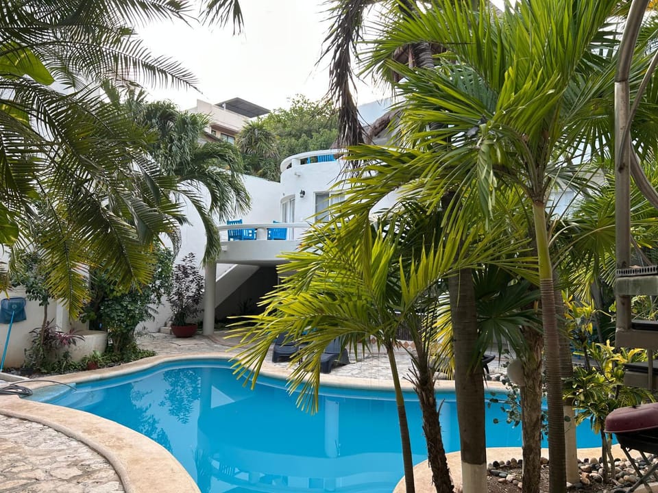 Swimming pool
