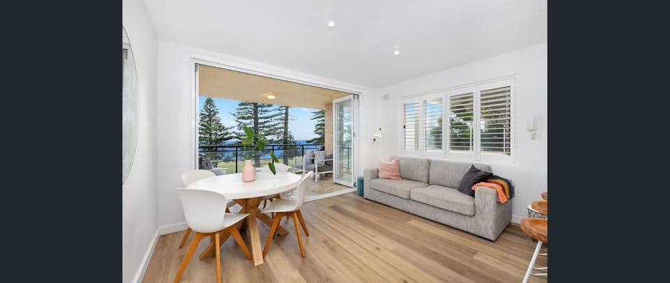 Beachfront Getaway Apartment in Manly