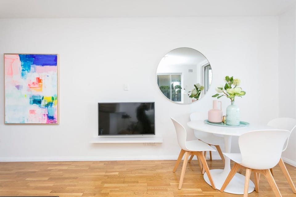Beachfront Getaway Apartment in Manly