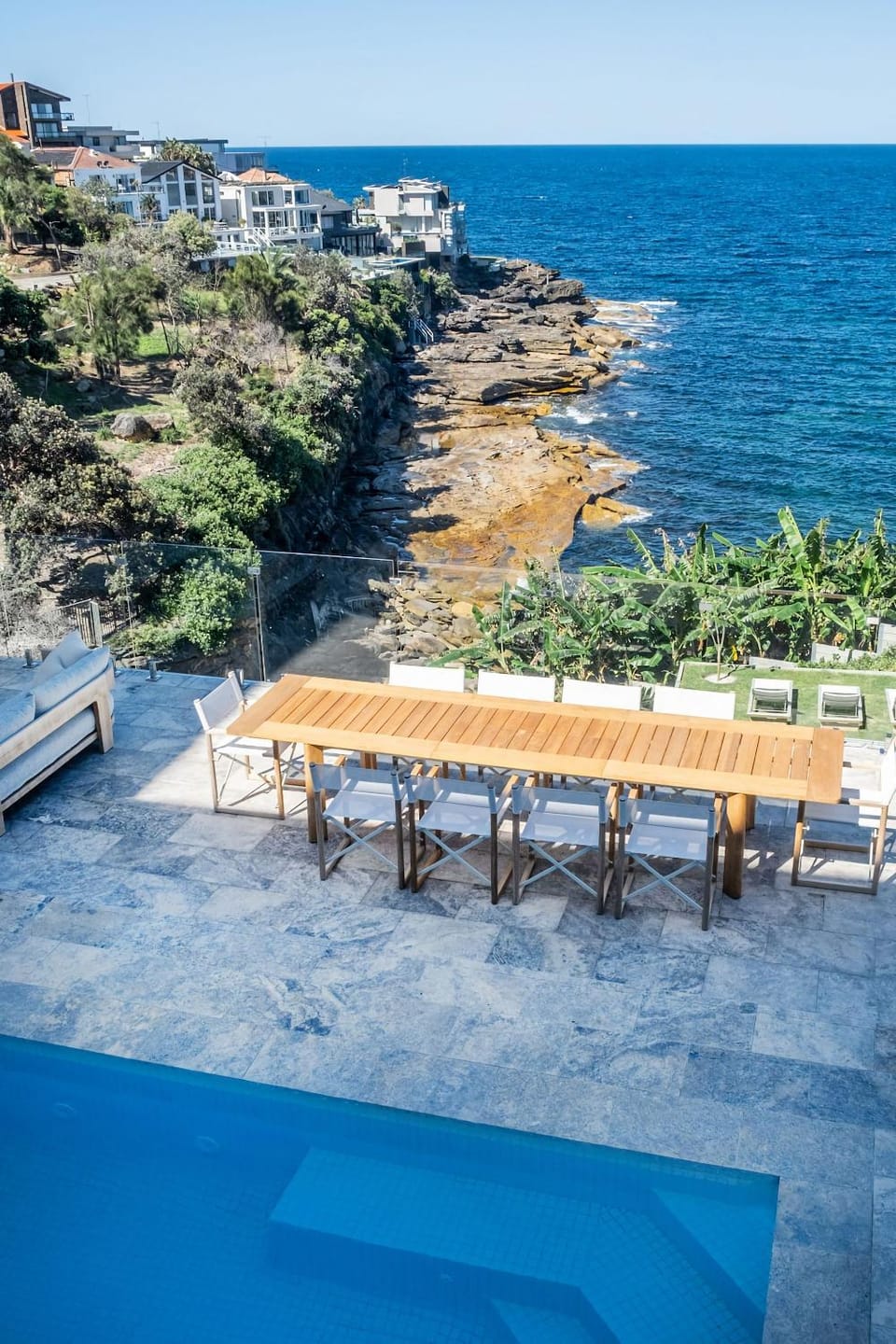 South Coogee Escape, Heated Pool & Spacious Living Apartment in Sydney