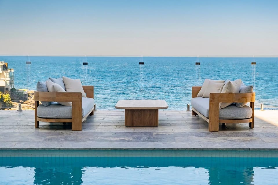 South Coogee Escape, Heated Pool & Spacious Living Apartment in Sydney