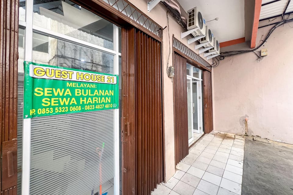Facade/entrance