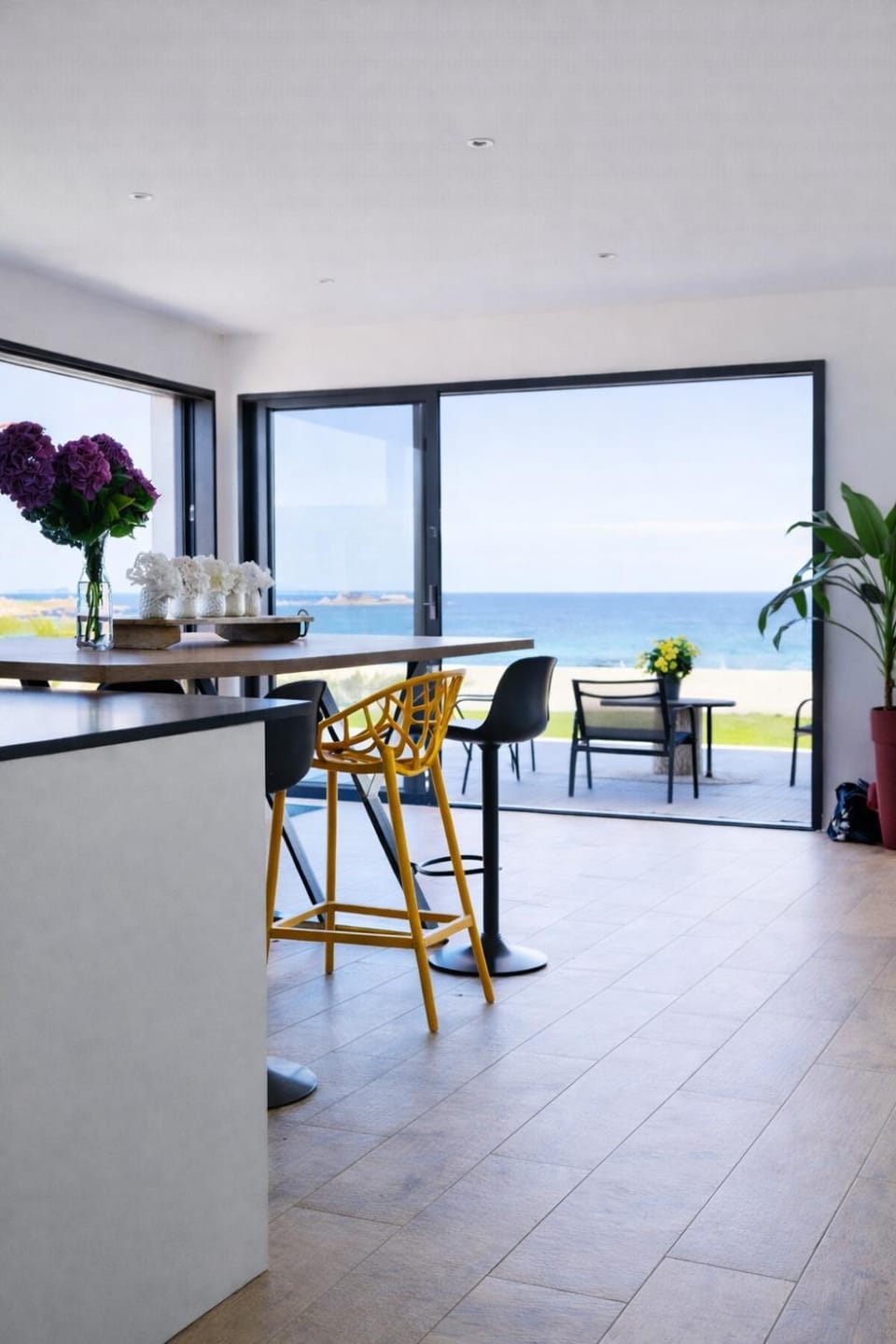 Wake up to the ocean - Rigth on the beach Villa in Plouarzel