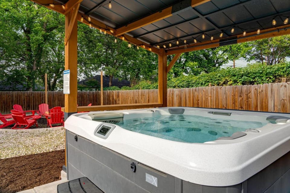 Patio, Night, Garden, Hot Tub, Seating area