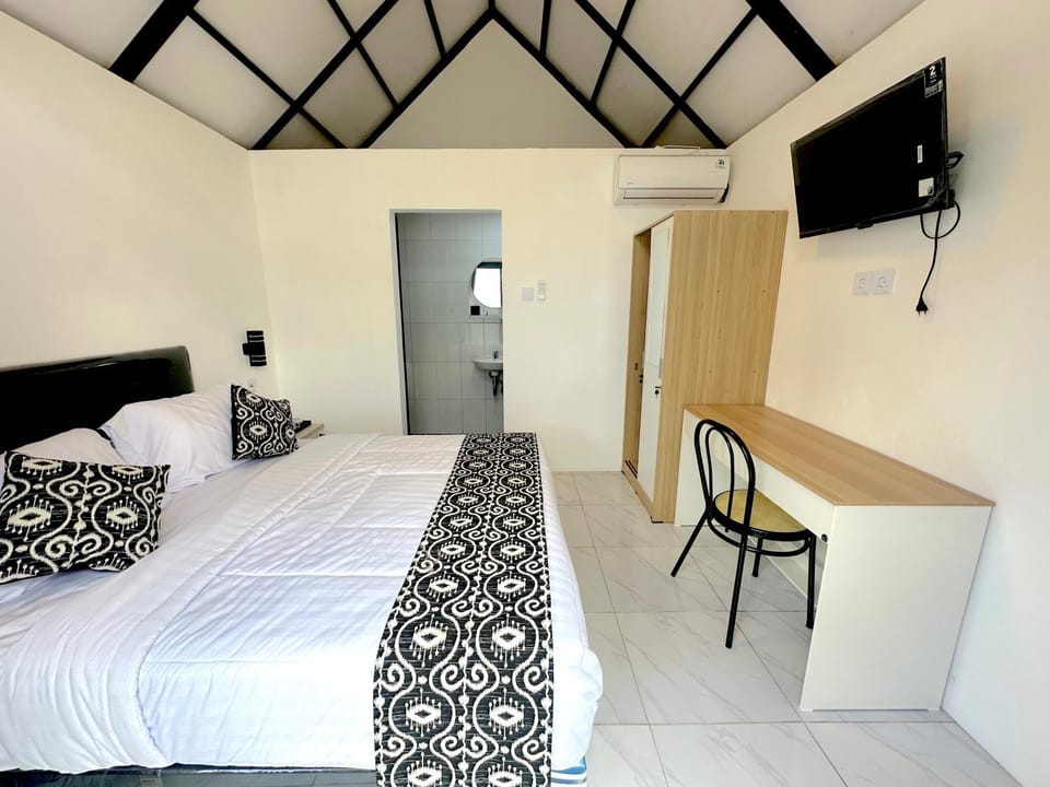 Bed, Photo of the whole room, Bedroom, air conditioner
