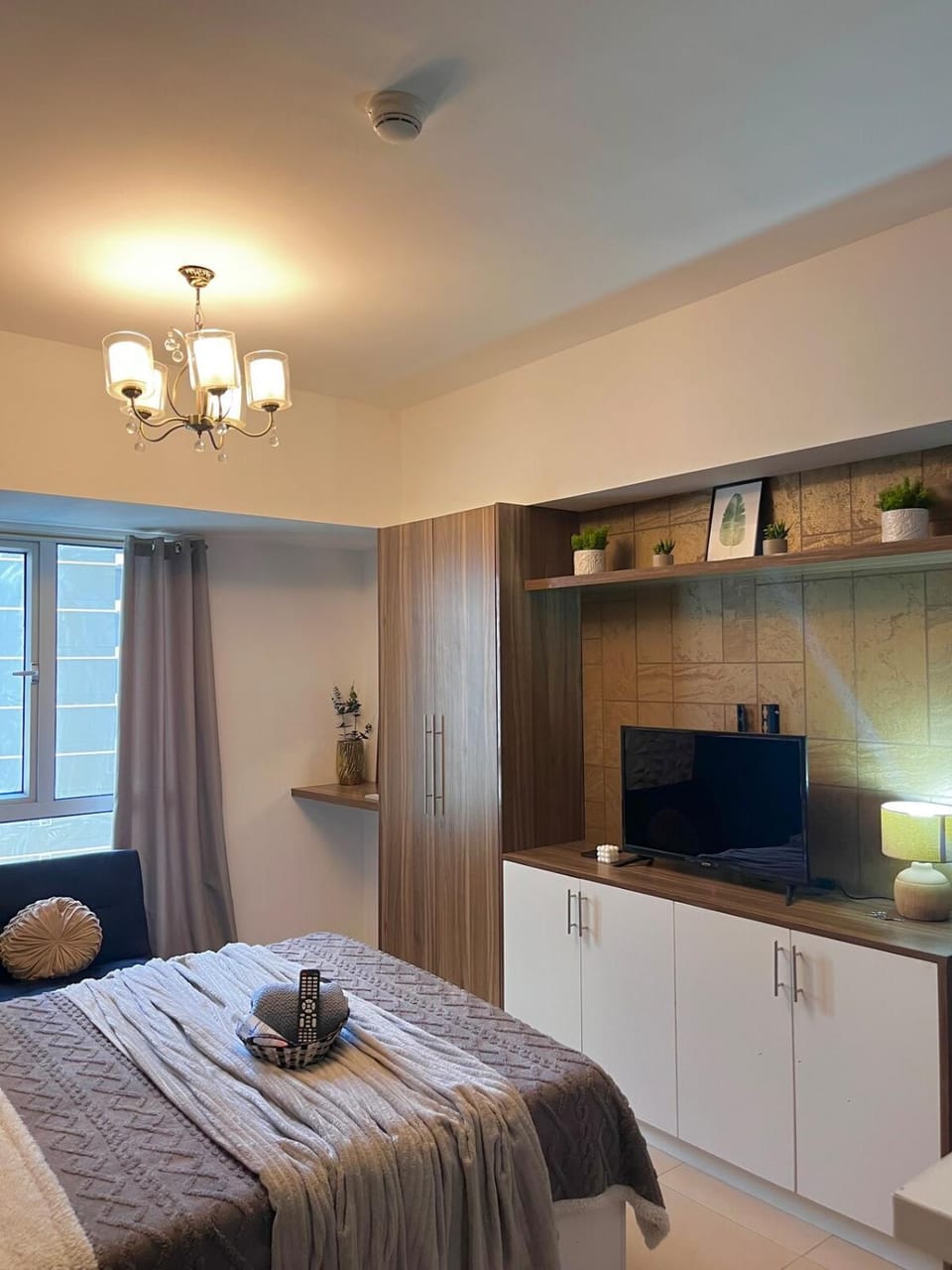 Stylish Condo inside IT Park Apartment in Lapu-Lapu City