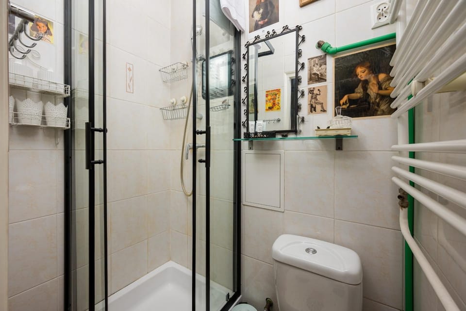 Shower, Toilet, bidet