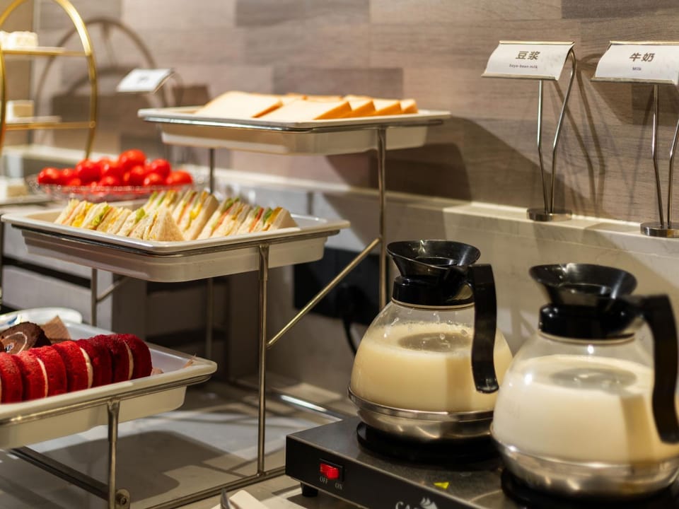 Food and drinks, Food, Breakfast, Continental breakfast, Buffet breakfast