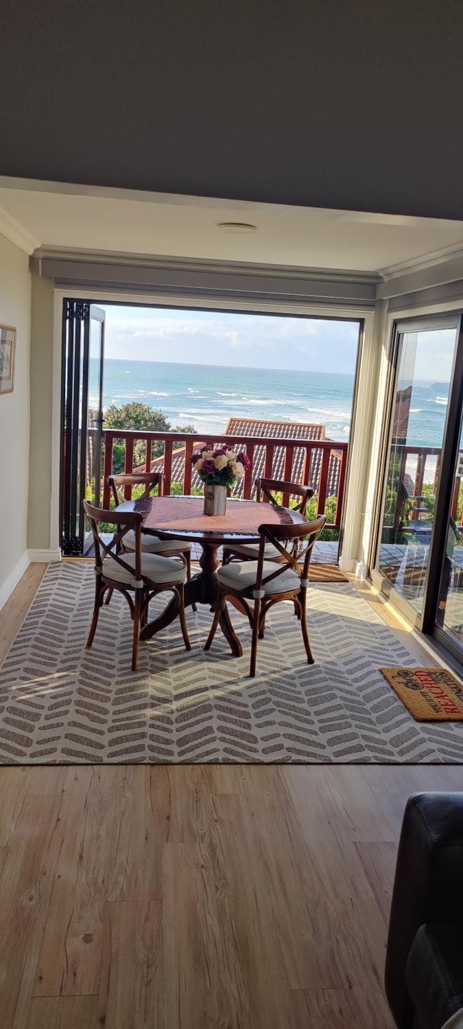 View (from property/room), Seating area, Dining area