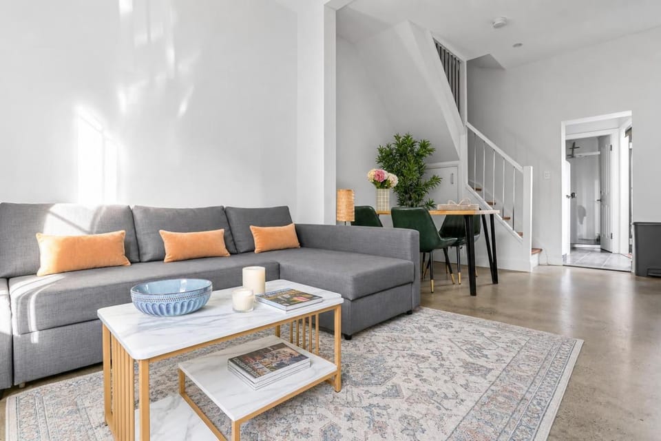Living room, Photo of the whole room, Seating area, Dining area