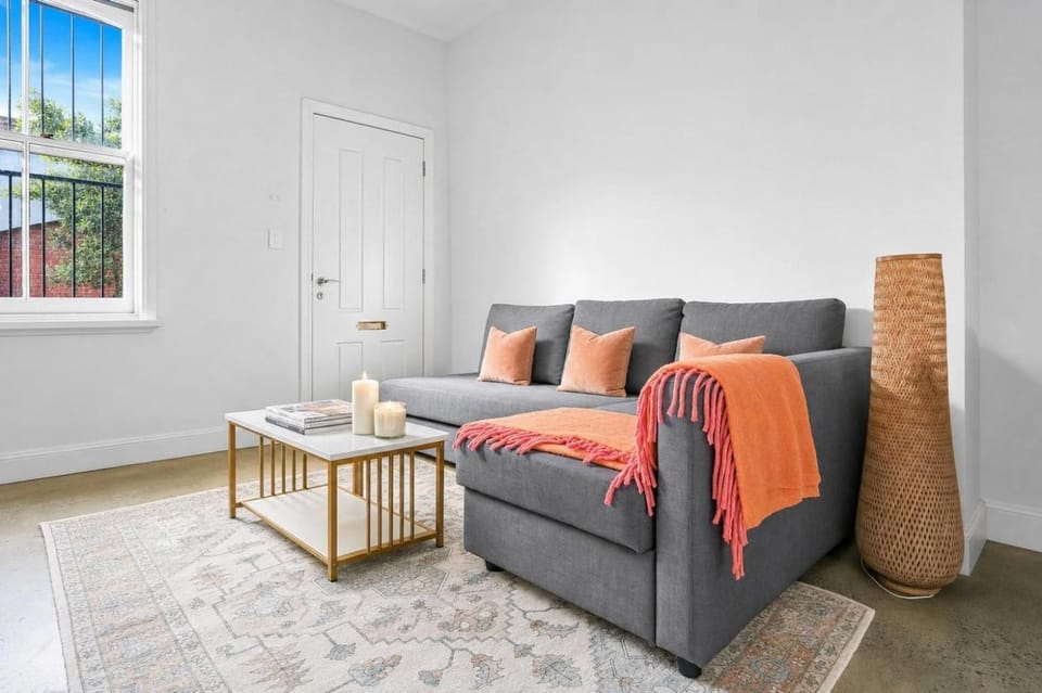 Living room, Photo of the whole room, Seating area